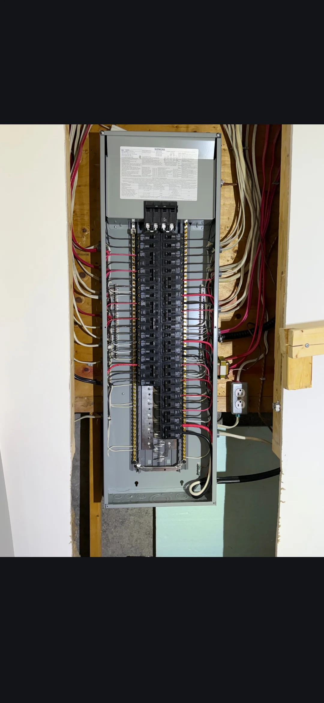 STM ÉLECTRIQUE INC, Électricien à Mirabel (5)